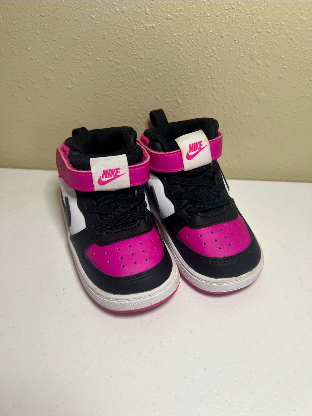Nike Kids High-Top Sneakers in Black, White & Pink